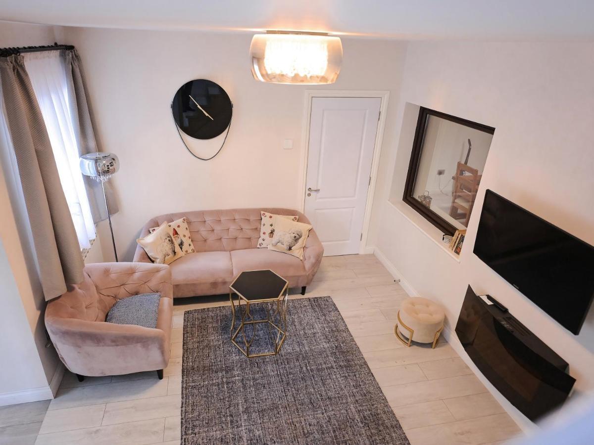 Villa Ase Premium House Suceava Esterno foto