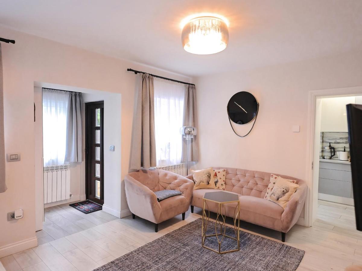 Villa Ase Premium House Suceava Esterno foto