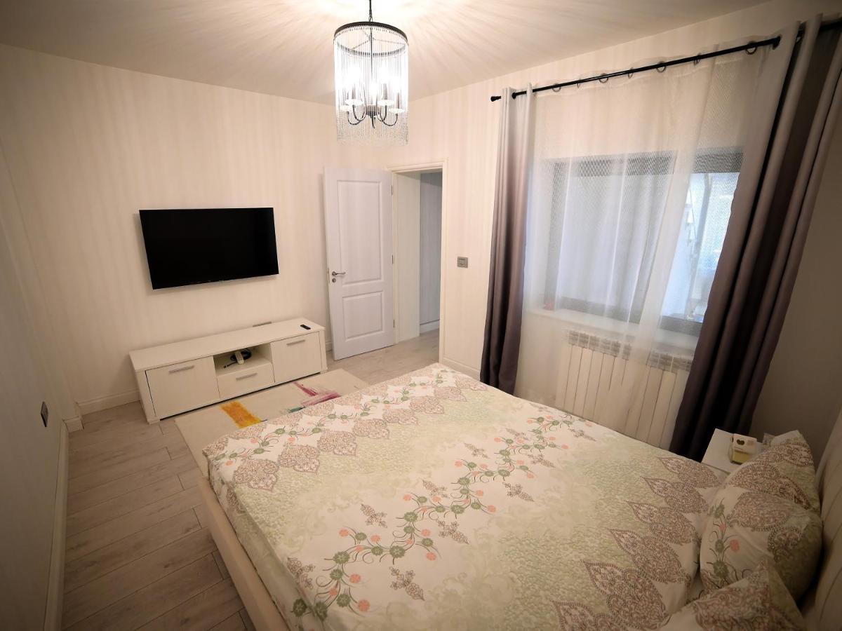 Villa Ase Premium House Suceava Esterno foto